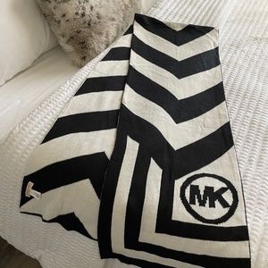 Michael Kors Black and White Scarf
